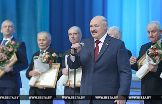 Александр Лукашенко: "Вручение премии "За духовное возрождение" и спецпремий открывает Год культуры"