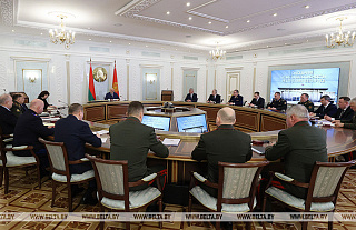 Лукашенко: положения обновленной Конституции обеспечат развитие Беларуси в условиях вызовов и угроз