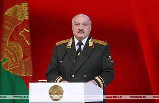 Лукашенко: День защитников Отечества - праздник каждого, кто готов стать на защиту суверенитета страны
