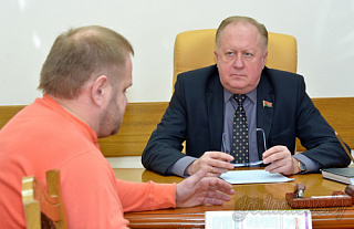 Прием граждан по личным вопросам провел заместитель председателя облисполкома Виктор Лискович