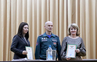 Победителям и призёрам районных конкурсов МЧС вручены подарки 