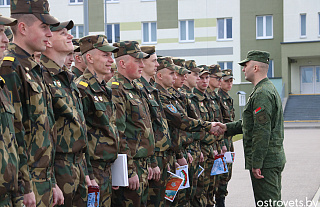 Более 50 гвардейцев, прошедших срочную военную службу, уволены в запас (+ видео)