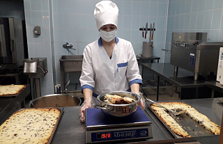 Питание школьников и профилактику коронавирусной инфекции COVID-19 обсудили на межведомственной комиссии
