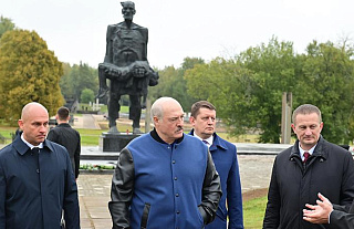 Как Хатынь стала символом скорби и почему у Александра Лукашенко особое отношение к таким знаковым местам