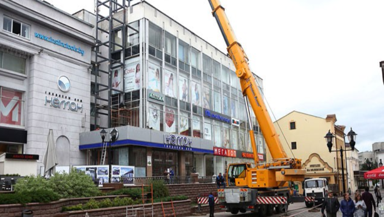 Летом начнет работу смотровая площадка на крыше бывшего универмага в историческом центре Гродно