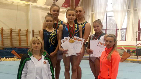 Изящные сеньорки, грациозные юниорки: гродненские гимнастки привезли победы с первенства Беларуси