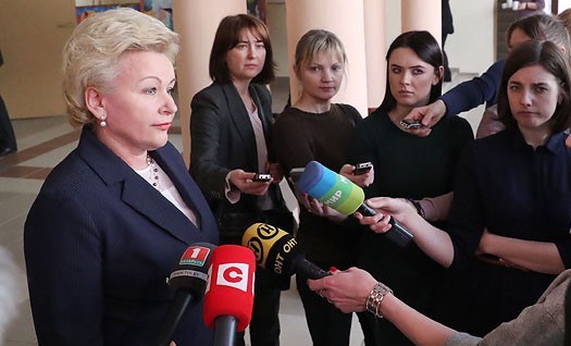 Ирина Костевич: жилье является главным условием роста рождаемости для семей с детьми