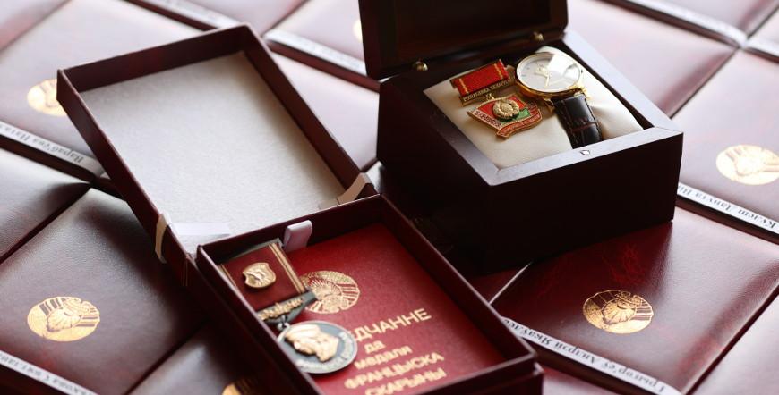 Роман Головченко вручил государственные награды представителям различных сфер
