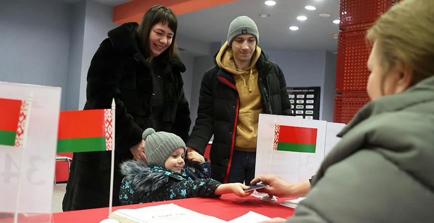 "Это достаточно высокая явка". Игорь Карпенко о первом дне досрочного голосования