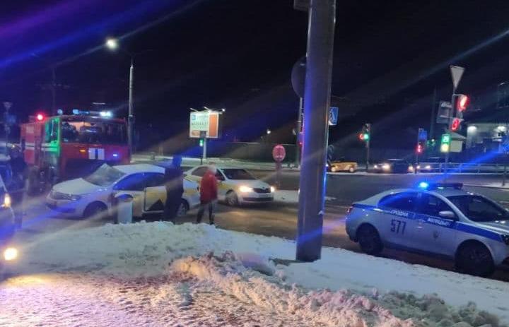 Авария в Гродно. Столкнулись МАЗ МЧС и такси
