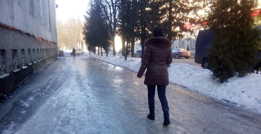 Как не стать жертвой гололеда? Советует врач-травматолог  Гродненской клинической больницы скорой медицинской помощи Мартин Кудрявцев 