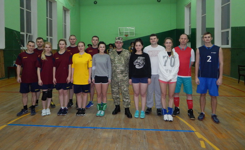 Необычный волейбольный матч военнослужащие воинской части 5522 посвятили 100-летию внутренних войск