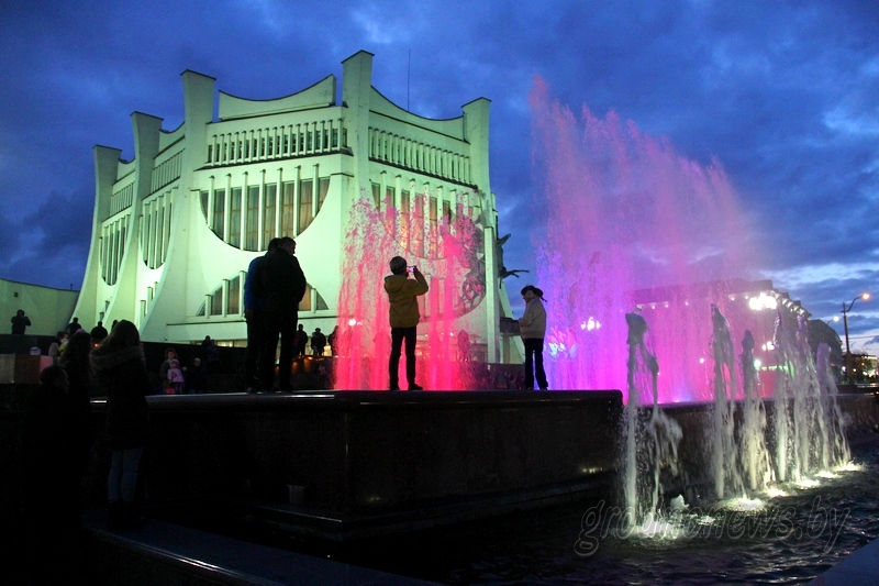 Сезон фонтанов в Гродно открылся под  музыку Вивальди
