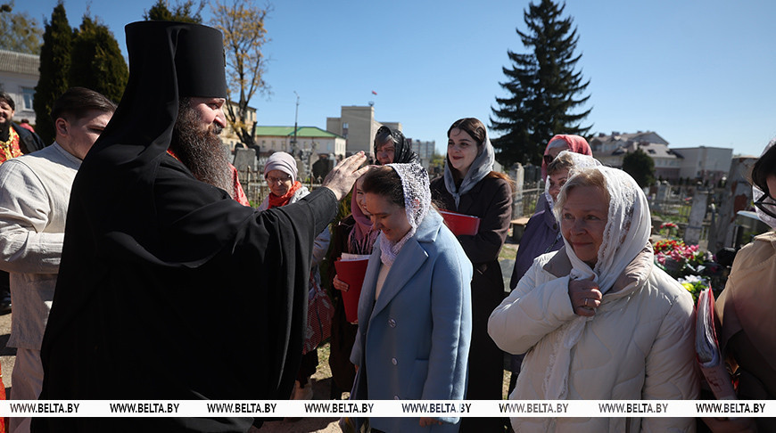 "Дай Бог, чтобы в каждой семье помнили свои корни". Архиепископ Гродненский и Волковысский о значении Радуницы 
