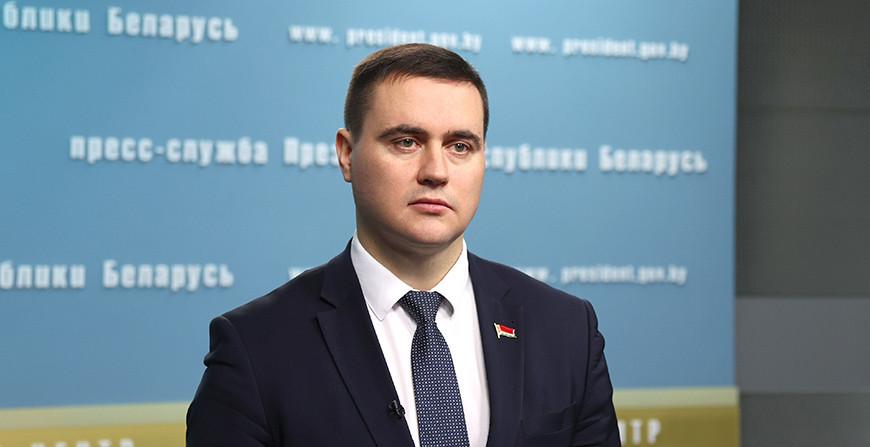 Выпускники 11-х классов будут сдавать два обязательных централизованных экзамена