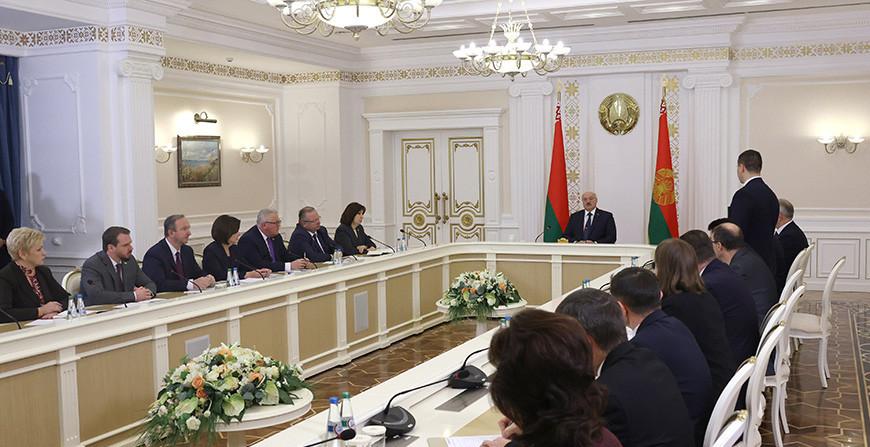 Как будет проводиться централизованный школьный экзамен? Подробности совещания у Александра Лукашенко