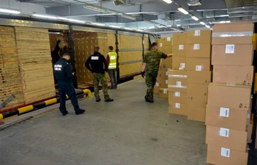 Рекордную партию в 1,8 млн пачек контрабандных сигарет обнаружили польские пограничники (+видео)