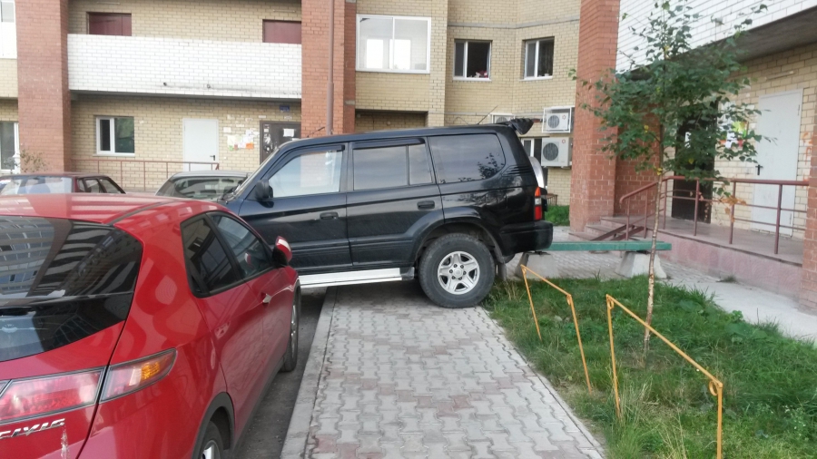 Гродненские водители за неправильную парковку начнут получать "письма счастья" от ГАИ