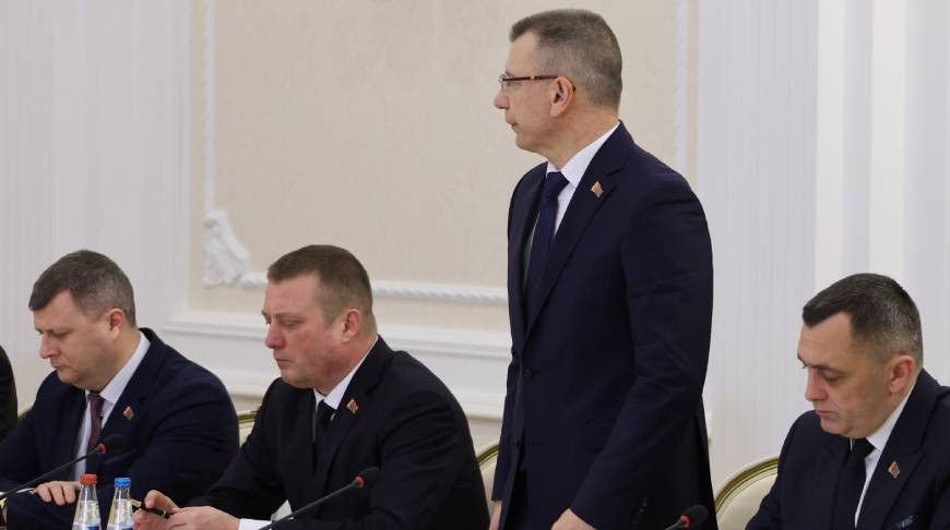 Гражданам и организациям в Беларуси упростят процедуры таможенного оформления. Проект закона обсудили у Президента