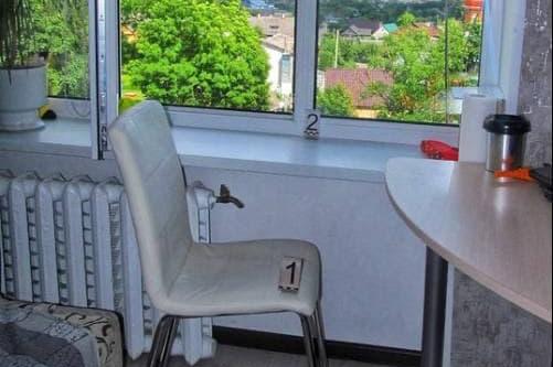 Трагедия с ребенком. В Новогрудке полуторагодовалая девочка выпала из окна