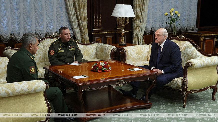 "Свои интересы мы должны блюсти" - Александр Лукашенко предложил России подумать над новыми военными учениями