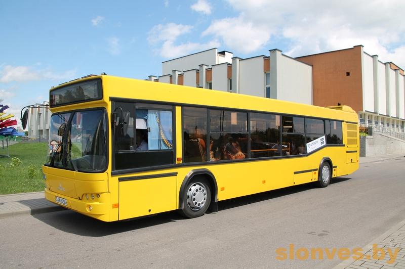 В Слониме появилась бесконтактная оплата проезда в общественном транспорте