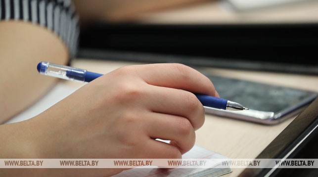 В вузах Беларуси начинаются внутренние вступительные испытания
