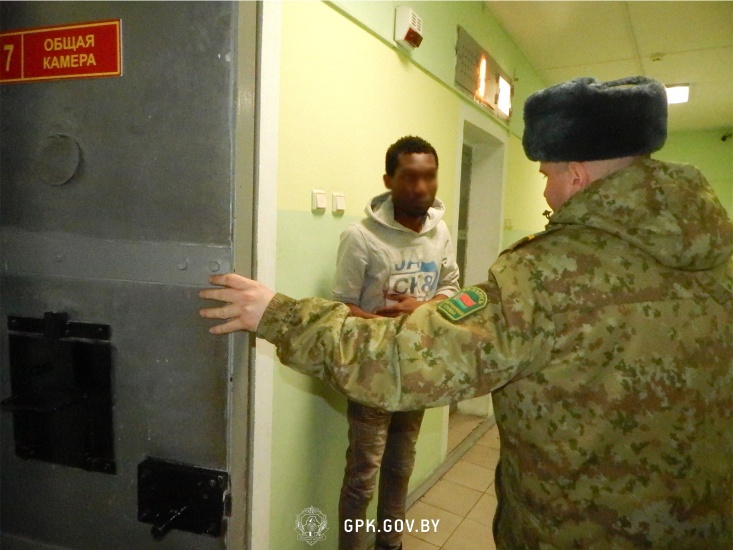 В Берестовицком районе пограничники задержали нелегалов из Африки