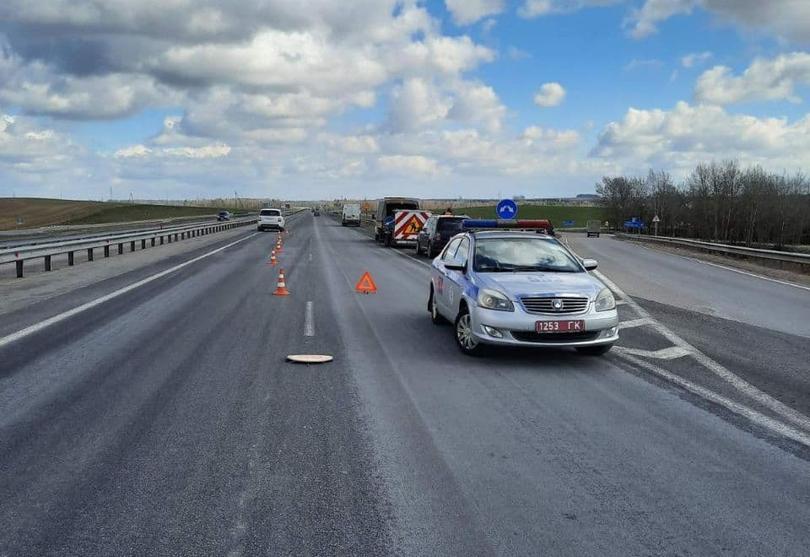 ДТП на М6. Автомобиль сбил дорожного рабочего