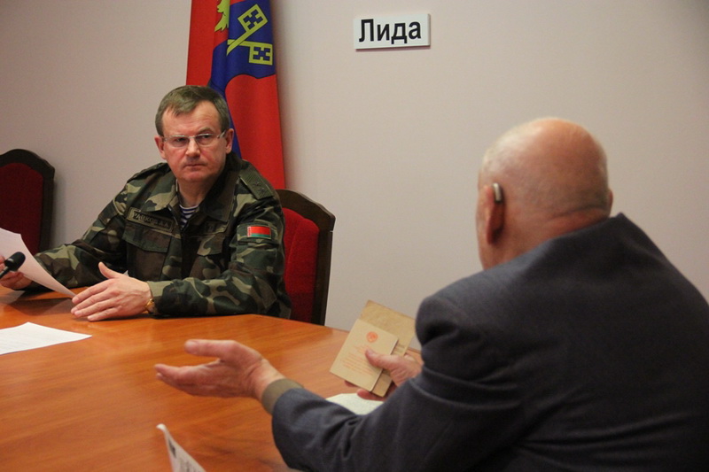 В Лиде провел прием граждан Министр обороны Республики Беларусь