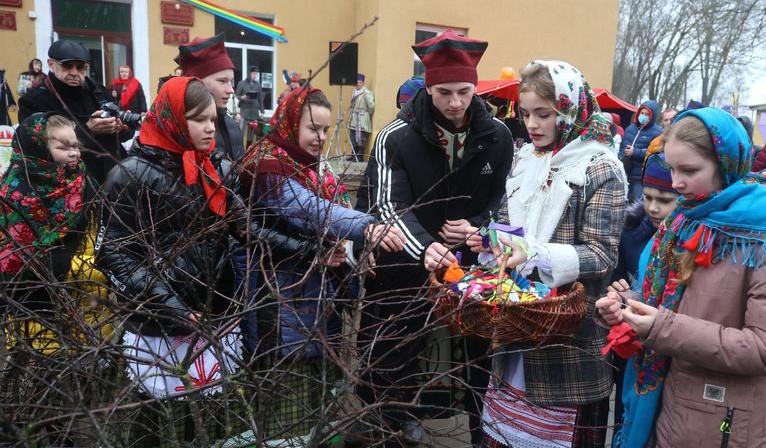 Старинный обряд "Гуканне вясны" провели под Гродно