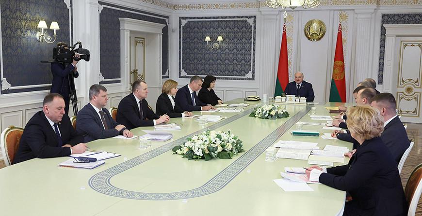 Александру Лукашенко представили законопроект о статусе председателей рай- и горисполкомов
