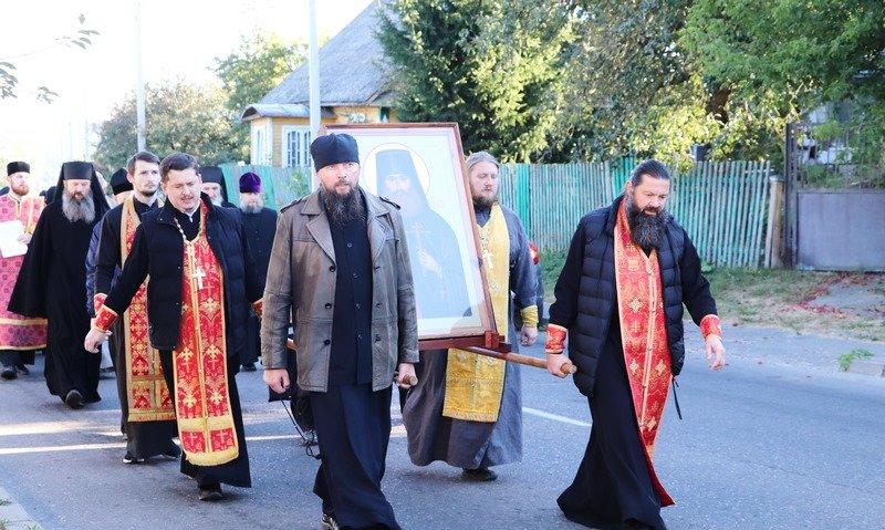 В Слониме прошел традиционный Крестный ход памяти Серафима Жировичского 