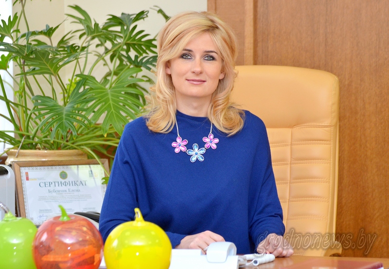 Субботнюю прямую  линию провела заместитель председателя Гродненского облисполкома Елена Бубенчик