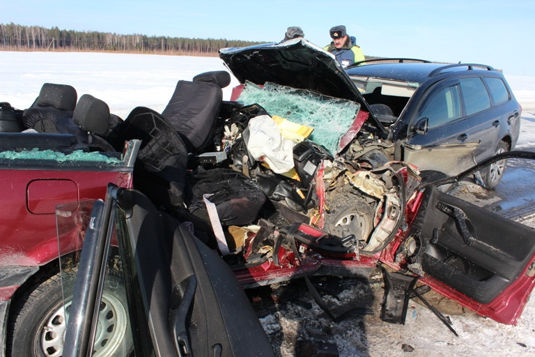 Семья из трех человек погибла в лобовом столкновении в Зельвенском районе