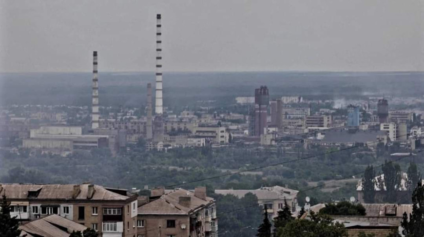 На заводе "Азот" в Северодонецке могут удерживать до 1,2 тыс. мирных граждан