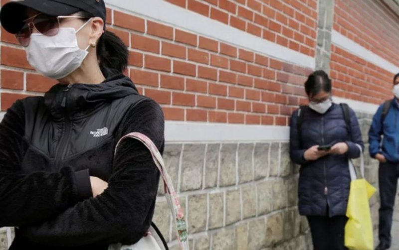 Ученые выяснили, когда социальная дистанция не спасает от заражения коронавирусом