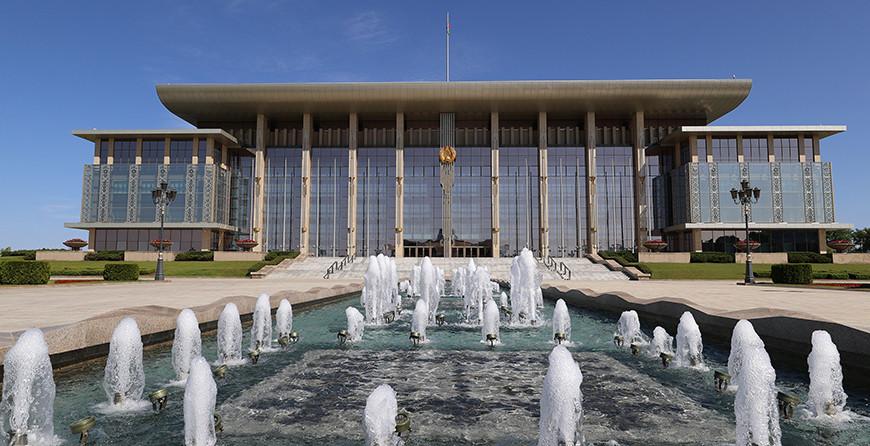 Александр Лукашенко вручит генеральские погоны и ответит на "те самые вопросы"