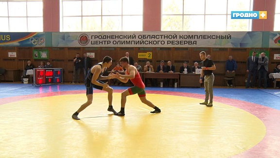 Универсиада по греко-римской борьбе проходит в Гродно 