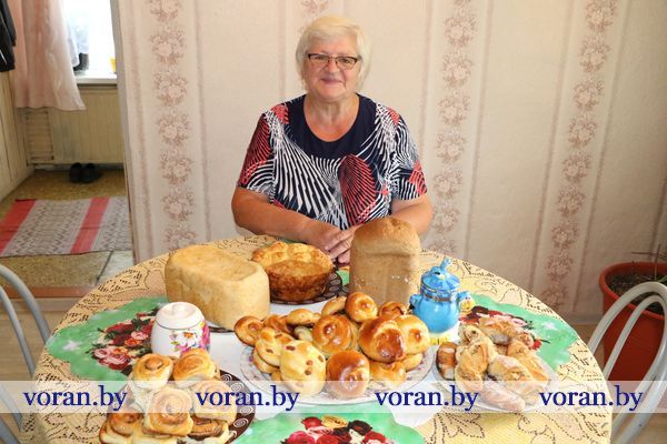 "Сайка", "белый" или "обезьяний". Как Галина Жих из Беняконей сначала пекла сдобу для родных, а сейчас строит небольшой хлебобулочный бизнес