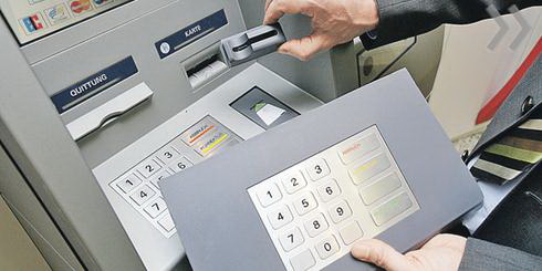 Как не остаться без денег, доверив их пластиковой карточке?