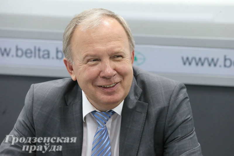Министр здравоохранения Василий Жарко посетил Сморгонскую и Островецкую районные больницы
