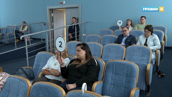 В Гродно с молотка ушел лот, в 33 раза дороже заявленной цены (+видео)