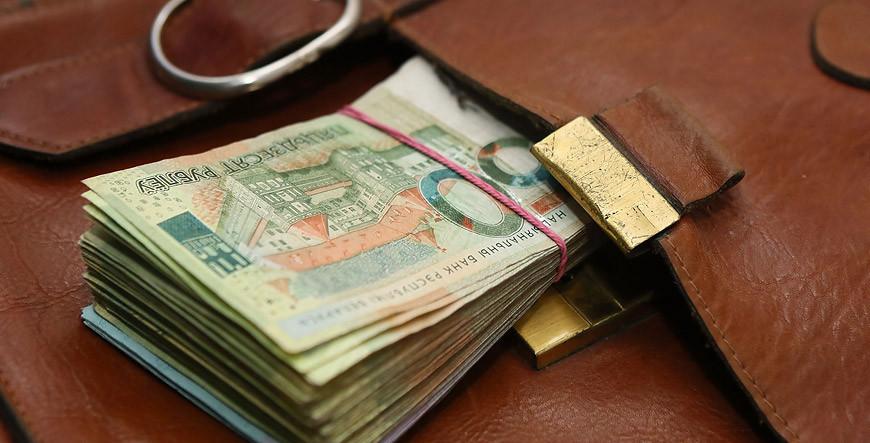 Продавец в Лиде присвоил у организации свыше 59 тысяч рублей, чтобы открыть на них кофейню