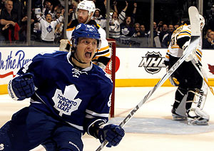 Михаил Грабовский забросил шайбу в ворота "Бостона" и признан третьей звездой матча (ВИДЕО)