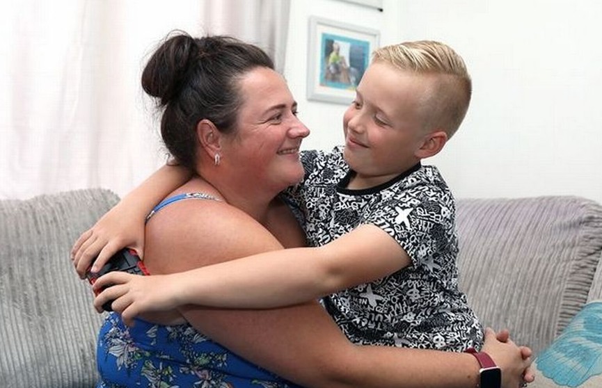 Восьмилетний мальчик спас жизнь задыхающейся матери