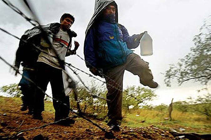 Нелегалов из Вьетнама задержали сморгонские пограничники