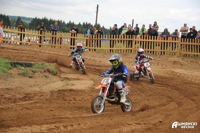 В Ошмянах проходит открытый чемпионат и первенство Республики Беларусь по мотокроссу