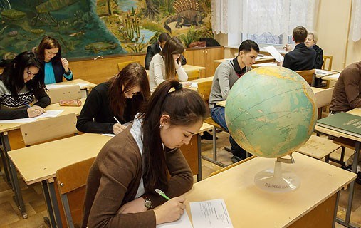 Минобразования: для перехода к независимой аттестации в школах потребуется несколько лет