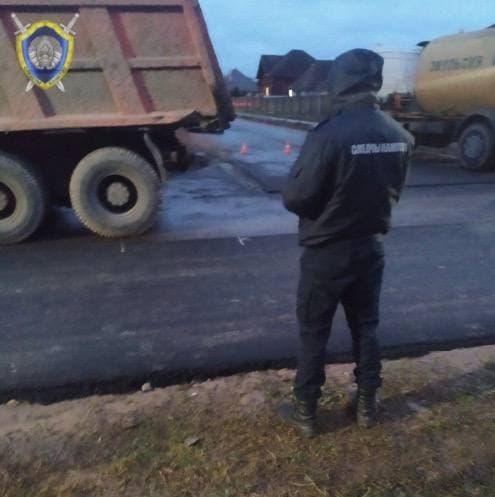 Смертельное ДТП в Ошмянах: МАЗ наехал на дорожного рабочего, мужчина погиб